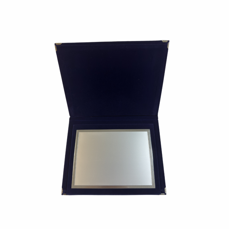 Placa de Homenagem com Carteira de Veludo – Personalizável com Gravação